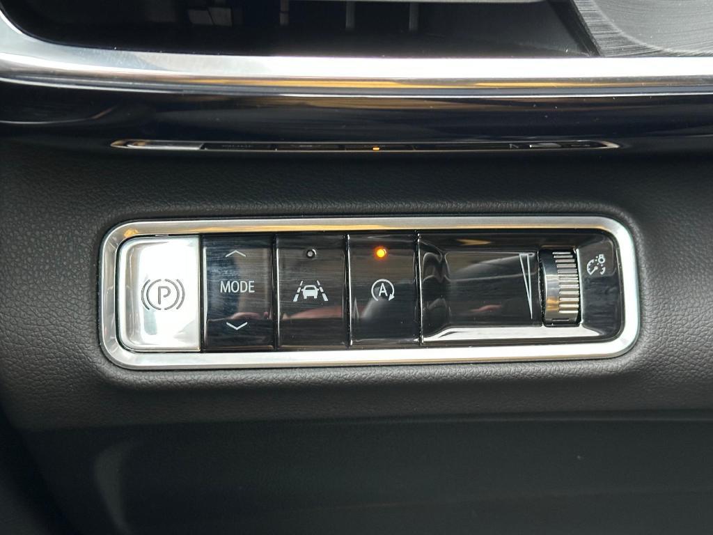 used 2025 Buick Envision car, priced at $32,900