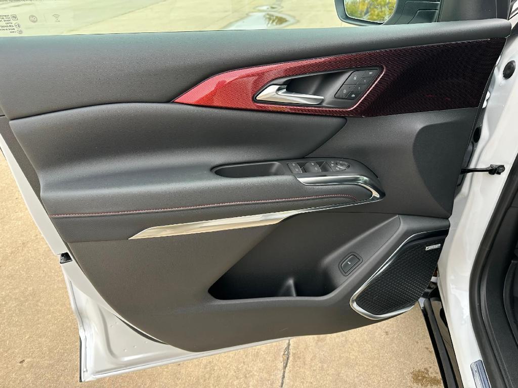 used 2025 Chevrolet Traverse car, priced at $53,900