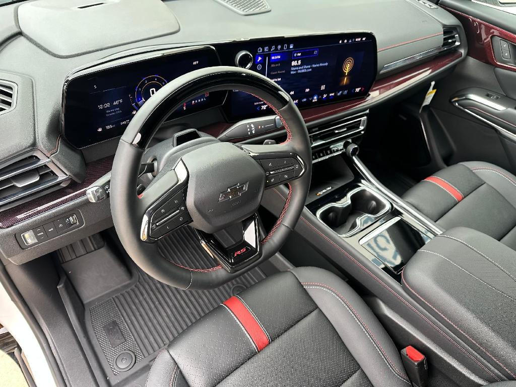 used 2025 Chevrolet Traverse car, priced at $53,900