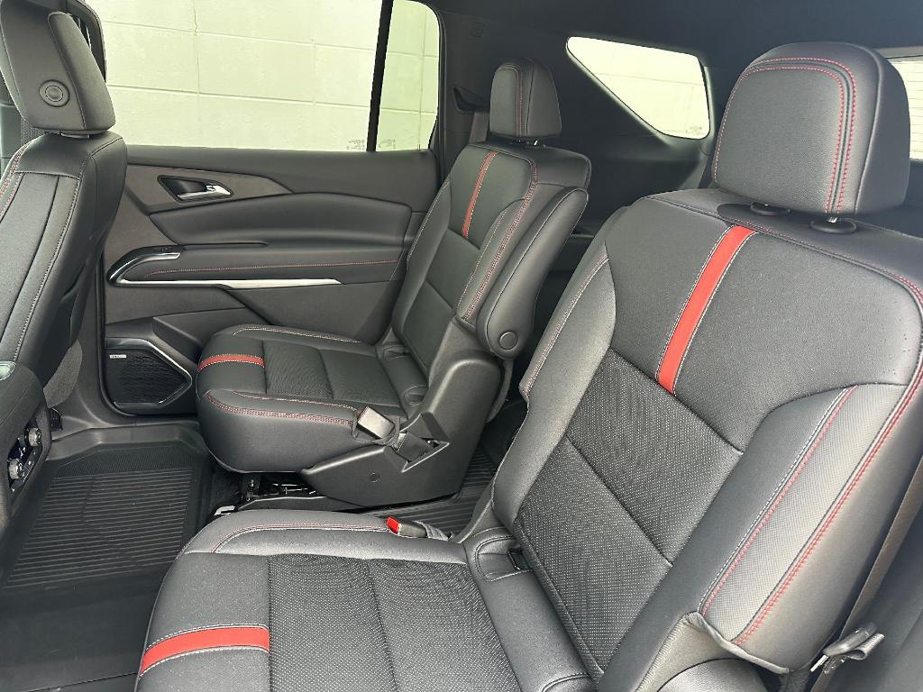 used 2025 Chevrolet Traverse car, priced at $53,900