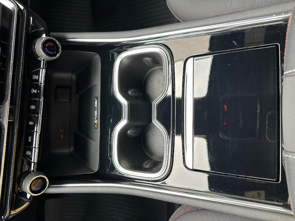 used 2025 Chevrolet Traverse car, priced at $53,900