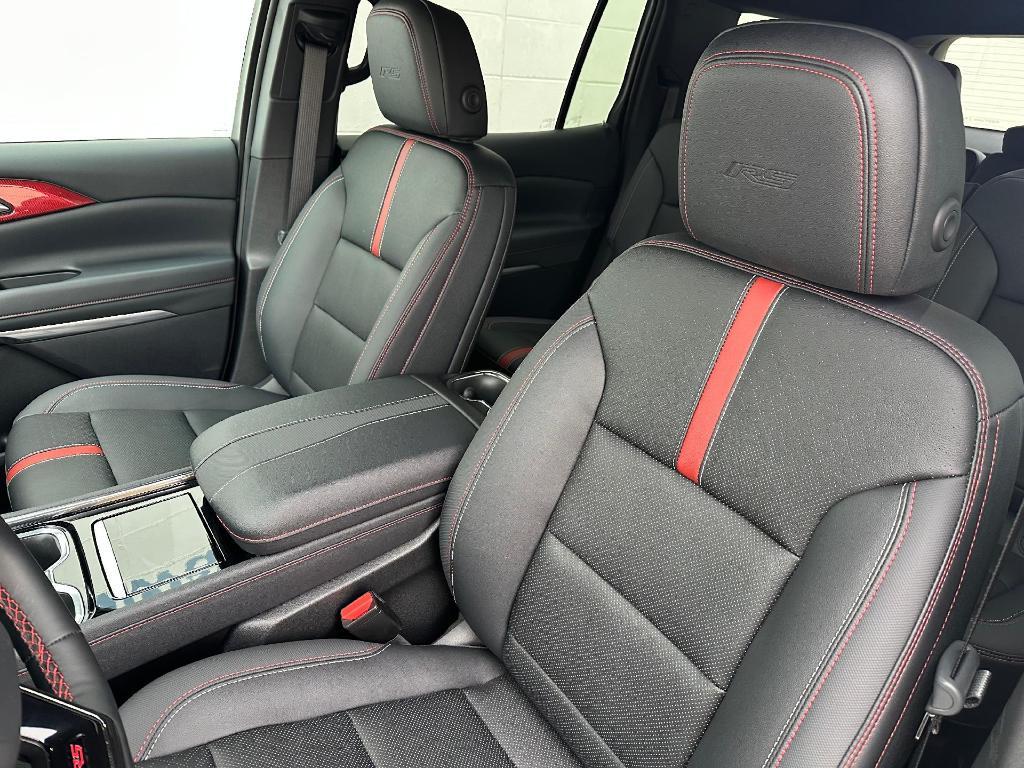 used 2025 Chevrolet Traverse car, priced at $53,900