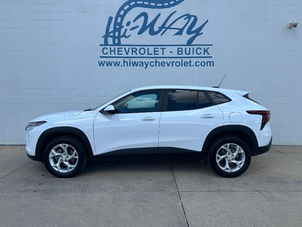 used 2024 Chevrolet Trax car, priced at $20,900