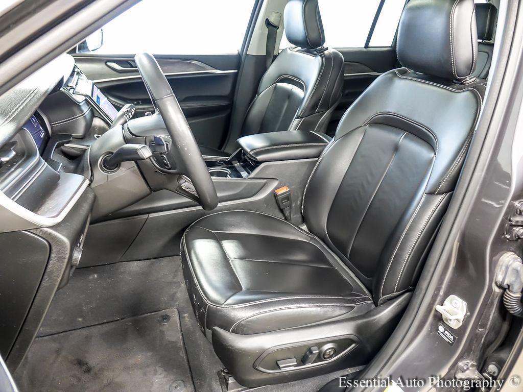 used 2023 Jeep Grand Cherokee car, priced at $28,291