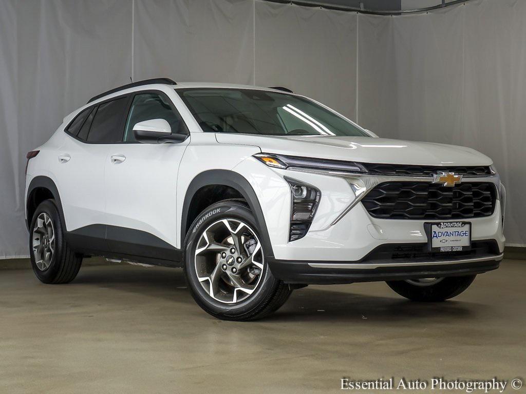 used 2025 Chevrolet Trax car, priced at $19,492