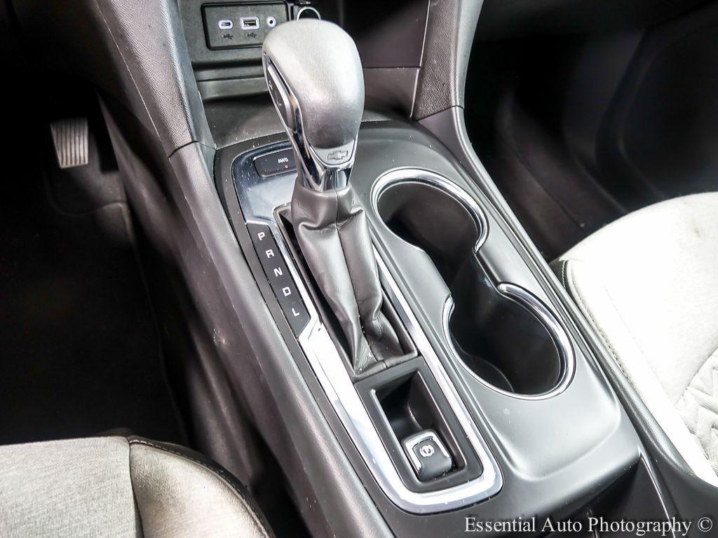used 2024 Chevrolet Equinox car, priced at $21,791