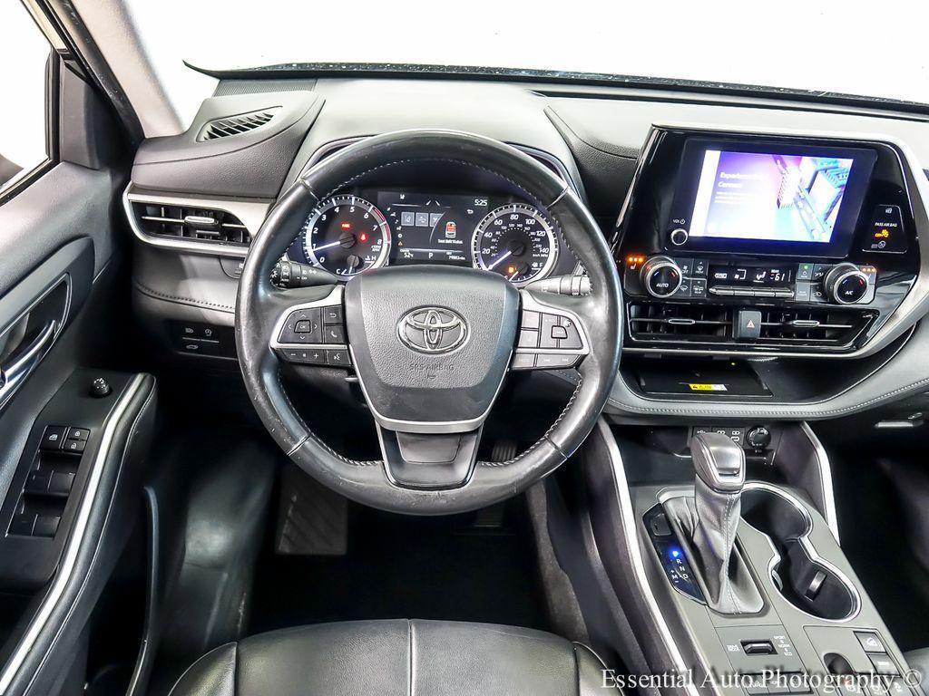 used 2023 Toyota Highlander car, priced at $29,391