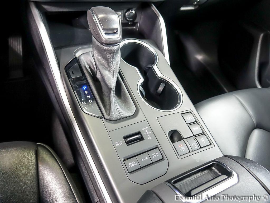 used 2023 Toyota Highlander car, priced at $29,391