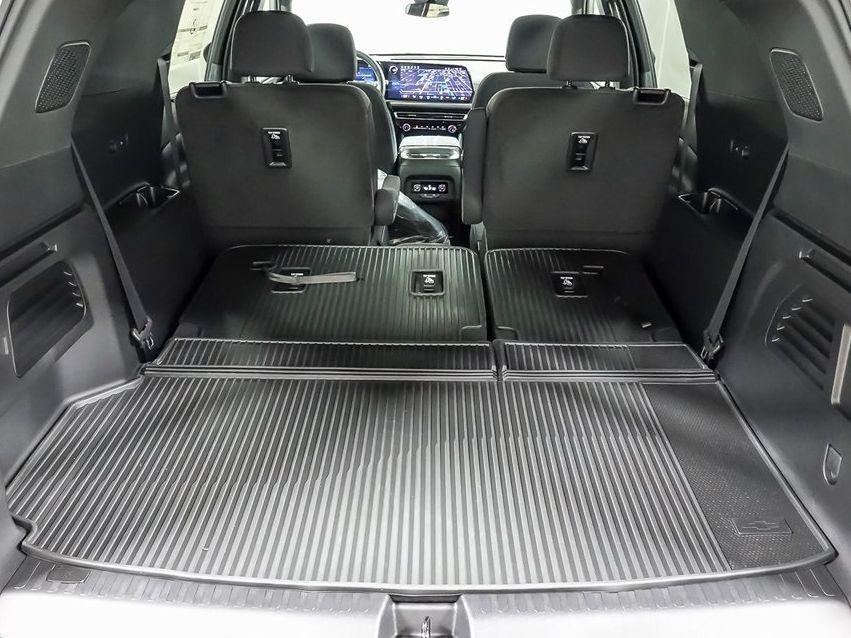 new 2026 Chevrolet Traverse car, priced at $41,038