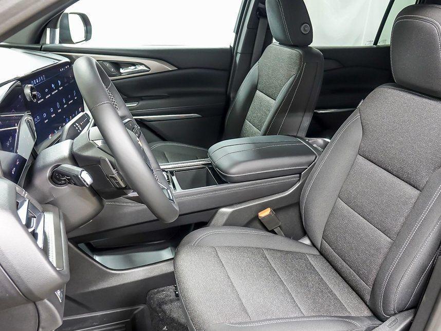 new 2026 Chevrolet Traverse car, priced at $41,038