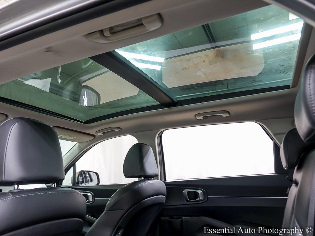 used 2024 Kia Sorento car, priced at $28,592