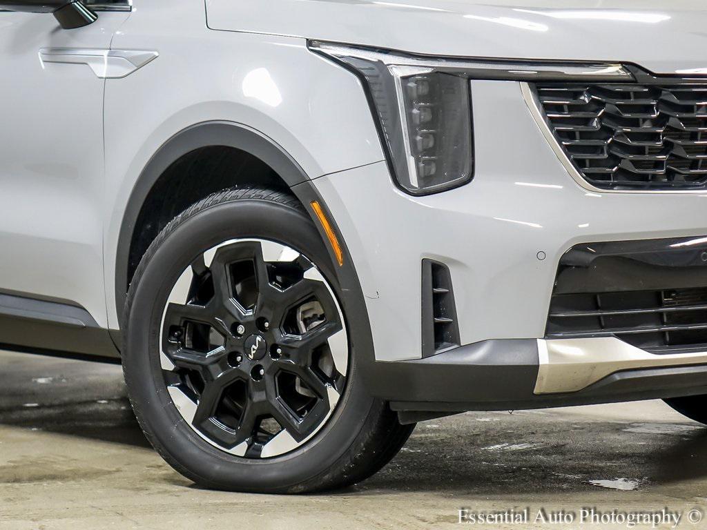 used 2024 Kia Sorento car, priced at $28,592