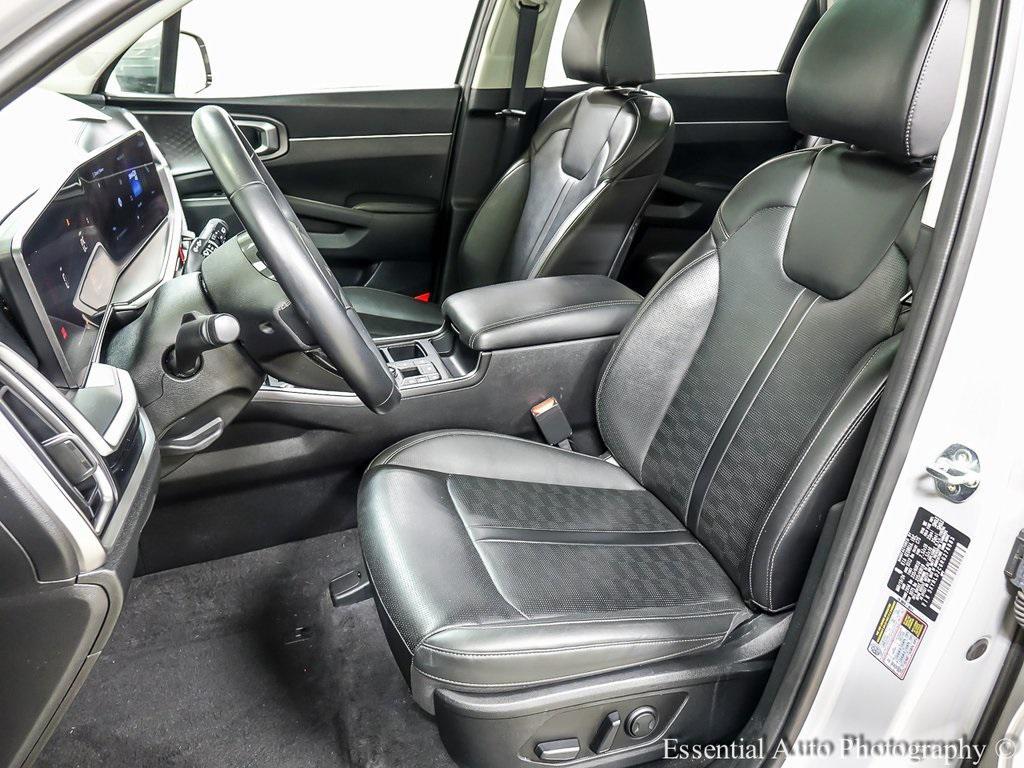 used 2024 Kia Sorento car, priced at $28,592