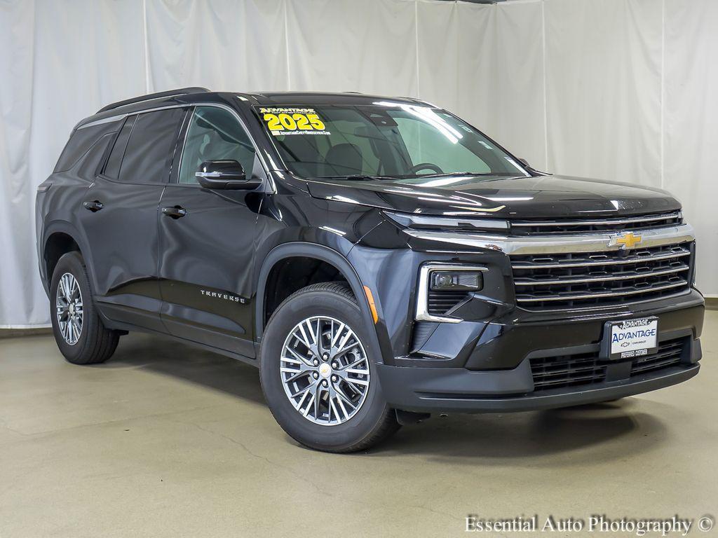 used 2025 Chevrolet Traverse car, priced at $32,991