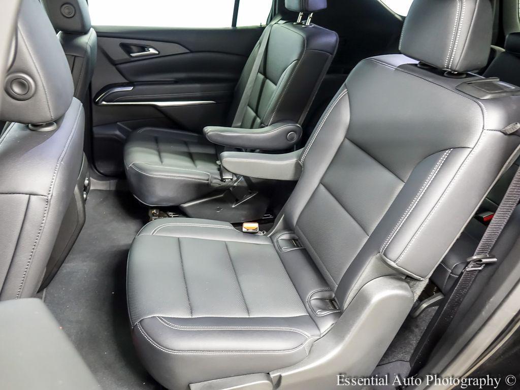 used 2025 Chevrolet Traverse car, priced at $32,991