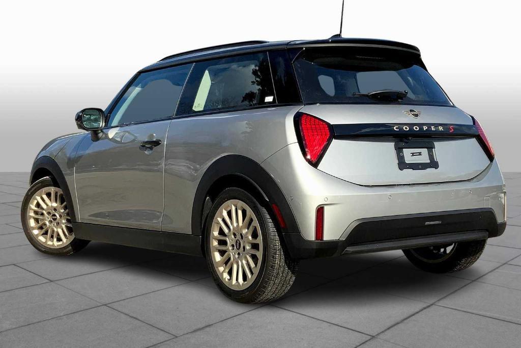 used 2025 MINI Hardtop car, priced at $31,877