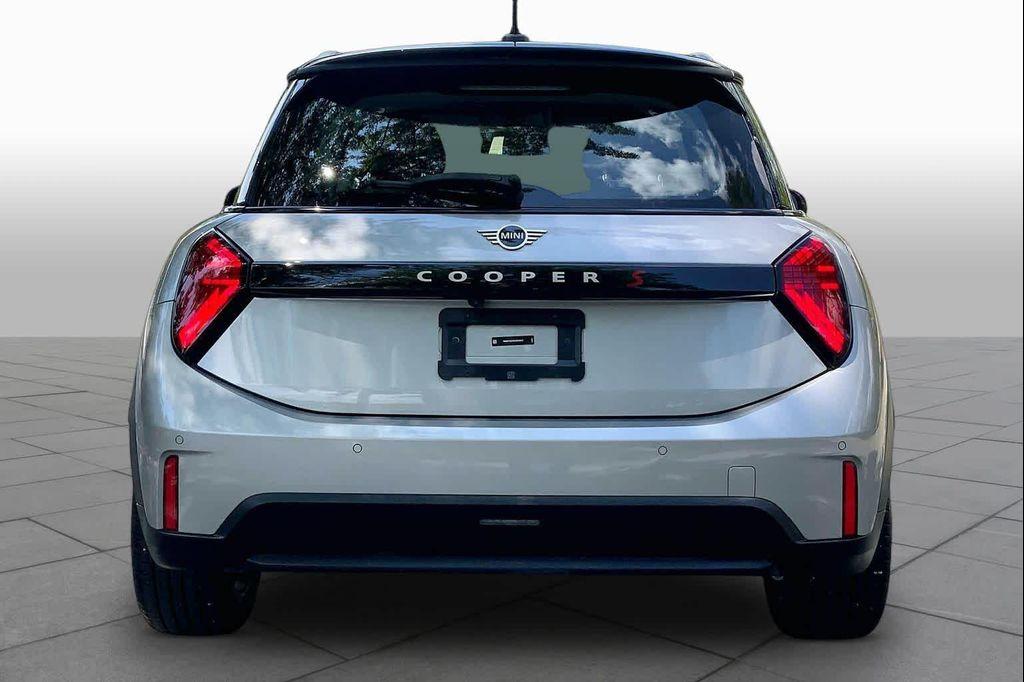 used 2025 MINI Hardtop car, priced at $31,017
