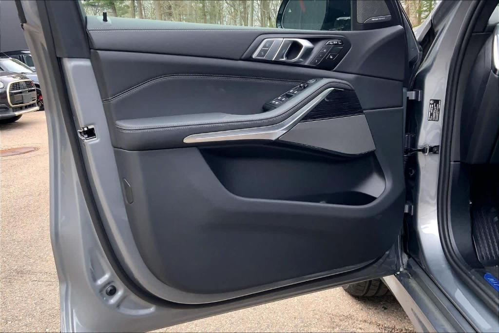 new 2026 BMW X7 car, priced at $99,630