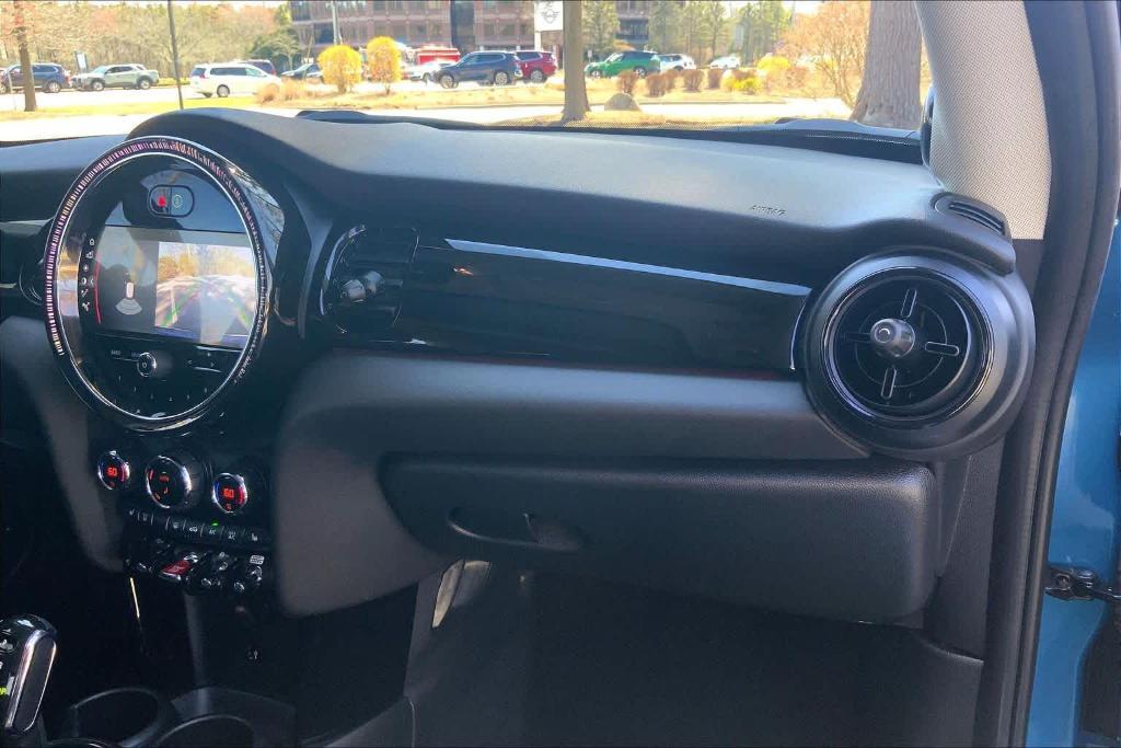 used 2024 MINI Hardtop car, priced at $27,327