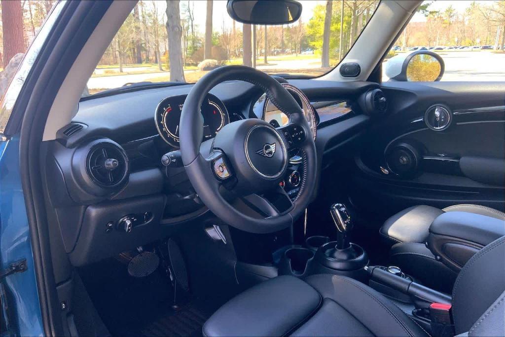 used 2024 MINI Hardtop car, priced at $27,327