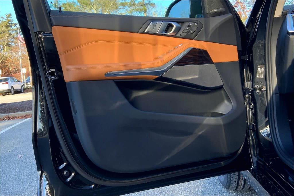 new 2026 BMW X7 car, priced at $91,705