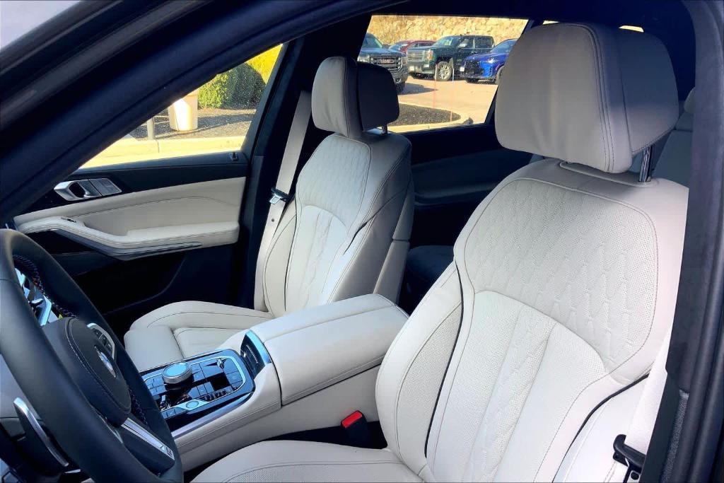 new 2026 BMW X7 car, priced at $121,575