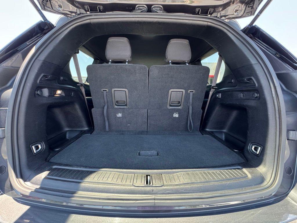 used 2024 Jeep Grand Cherokee L car, priced at $28,992