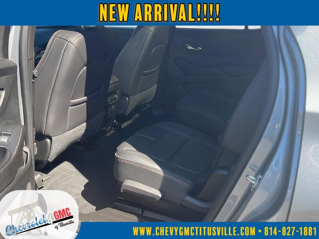 used 2023 Chevrolet Traverse car, priced at $32,555