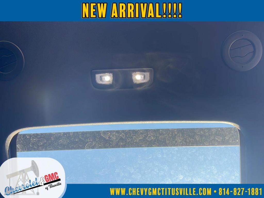 used 2023 Chevrolet Traverse car, priced at $32,555