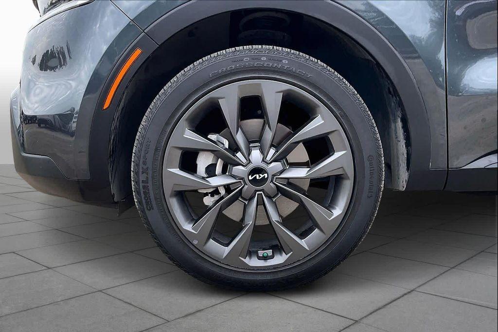 used 2023 Kia Sorento car, priced at $32,815