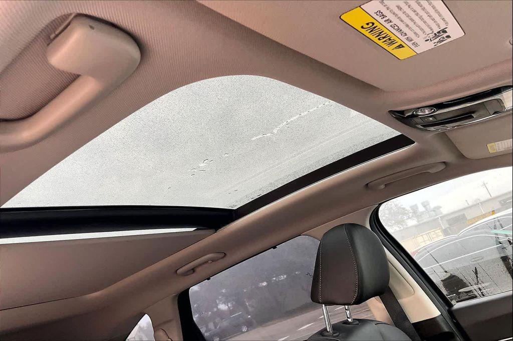 used 2023 Kia Sorento car, priced at $32,815