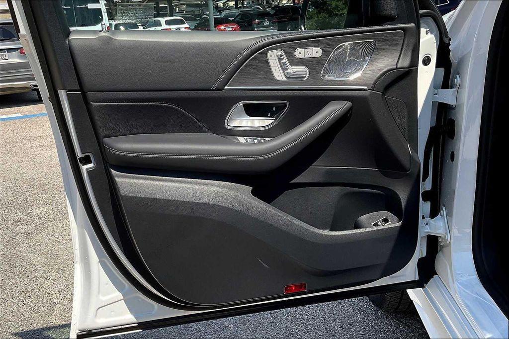 new 2026 Mercedes-Benz GLE 580 car, priced at $101,110