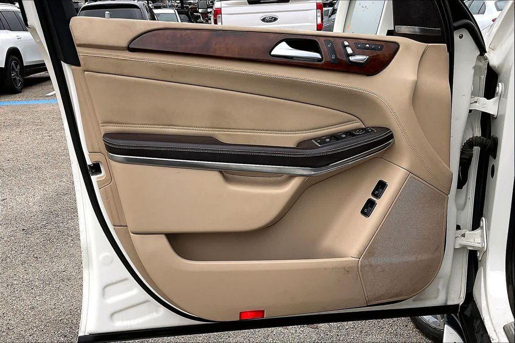 used 2018 Mercedes-Benz GLS 550 car, priced at $24,136