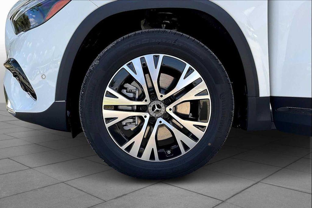 new 2025 Mercedes-Benz GLA 250 car, priced at $47,845