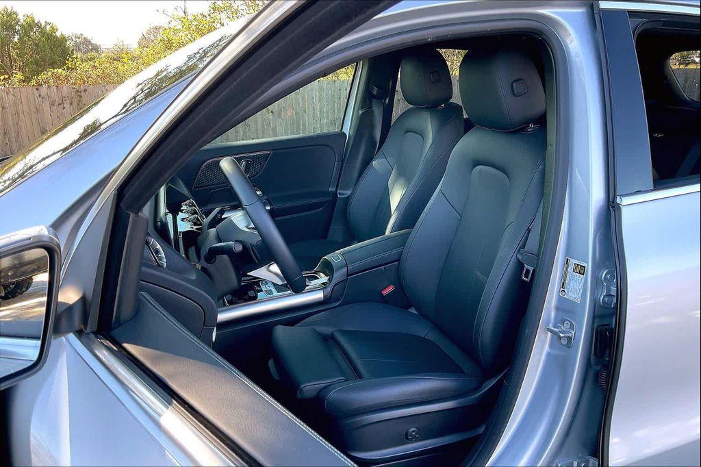 used 2025 Mercedes-Benz GLA 250 car, priced at $37,993