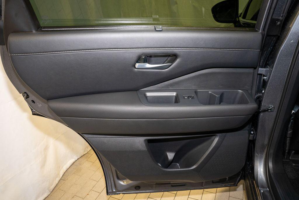 new 2025 Nissan Pathfinder car, priced at $39,590