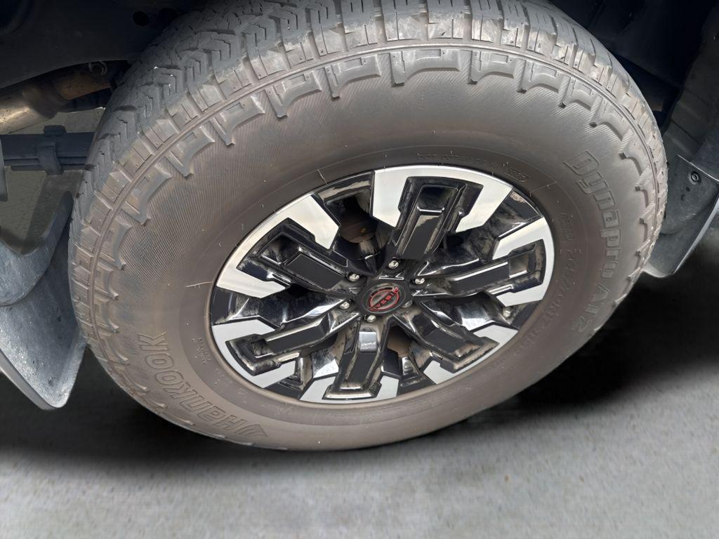 2024 Boulder Gray Pearl Nissan Frontier