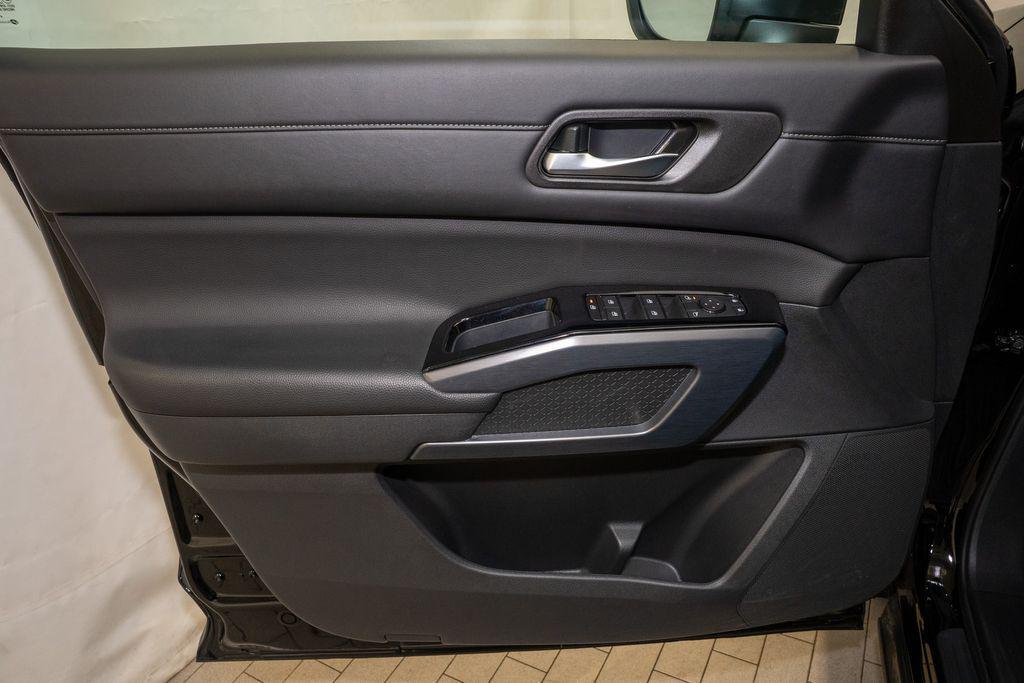 used 2024 Nissan Pathfinder car, priced at $35,465