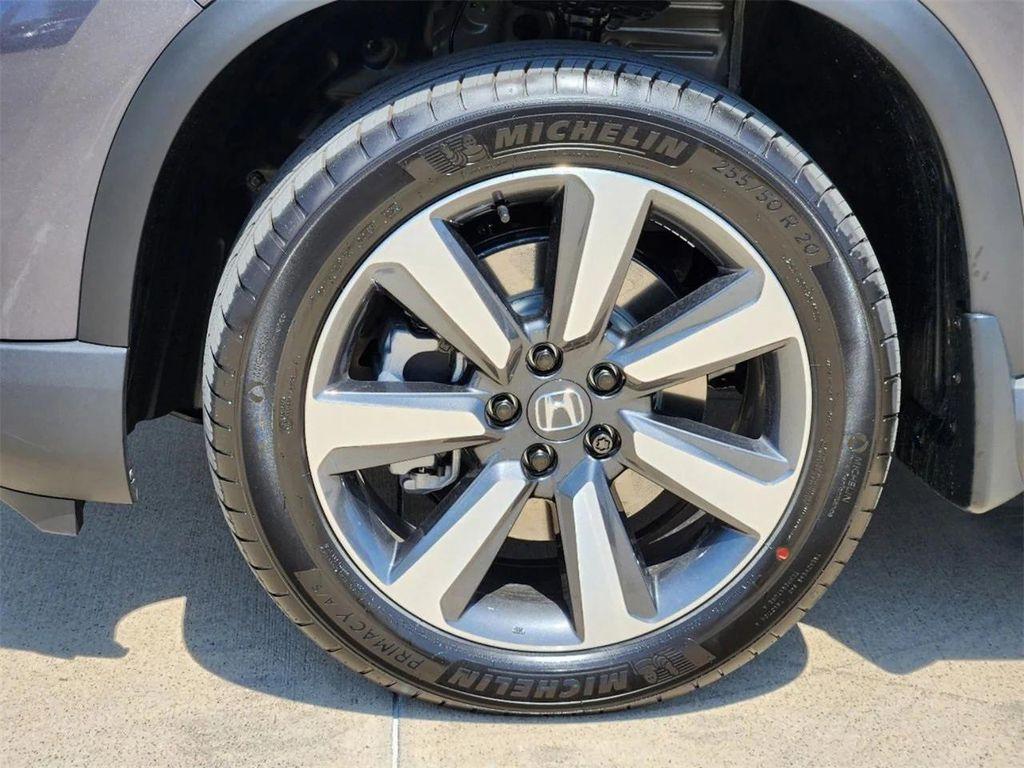 new 2025 Honda Pilot car, priced at $45,537