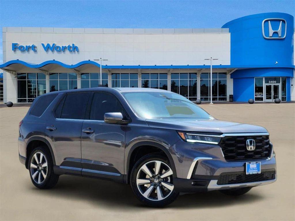new 2025 Honda Pilot car, priced at $45,537