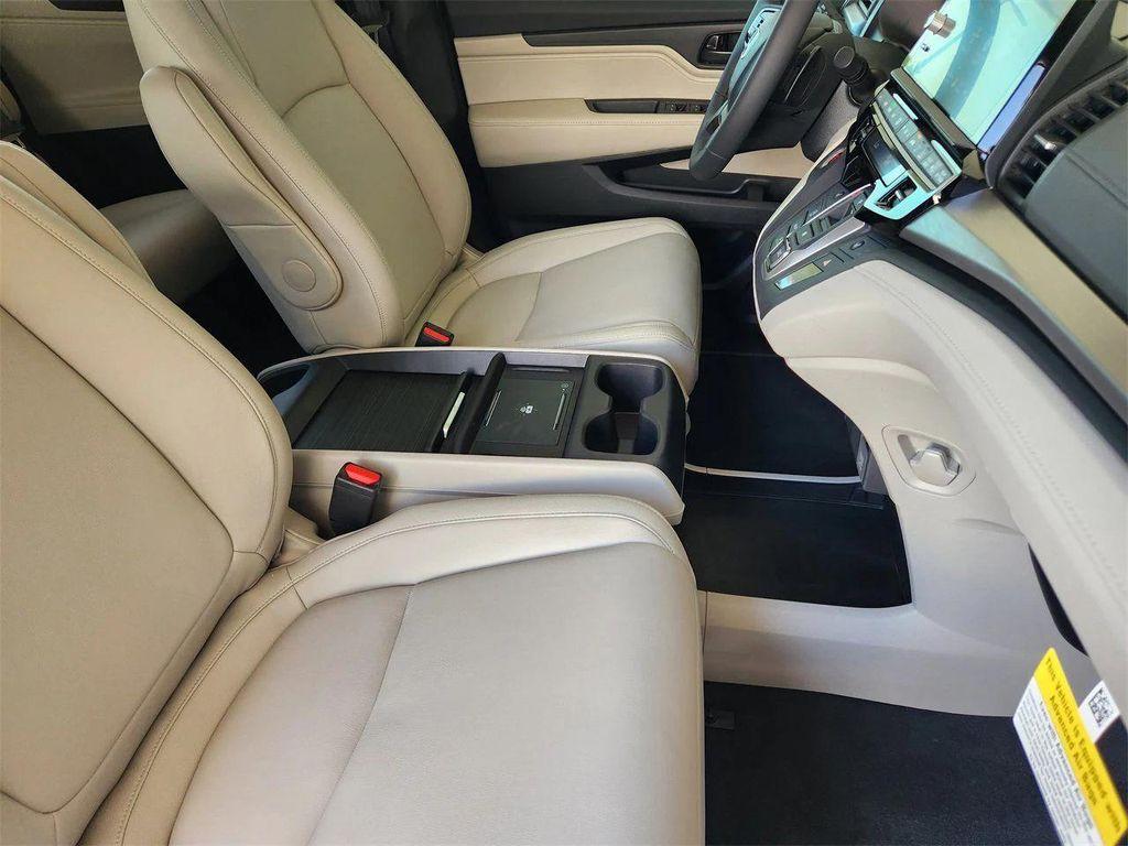 new 2026 Honda Odyssey car, priced at $42,364