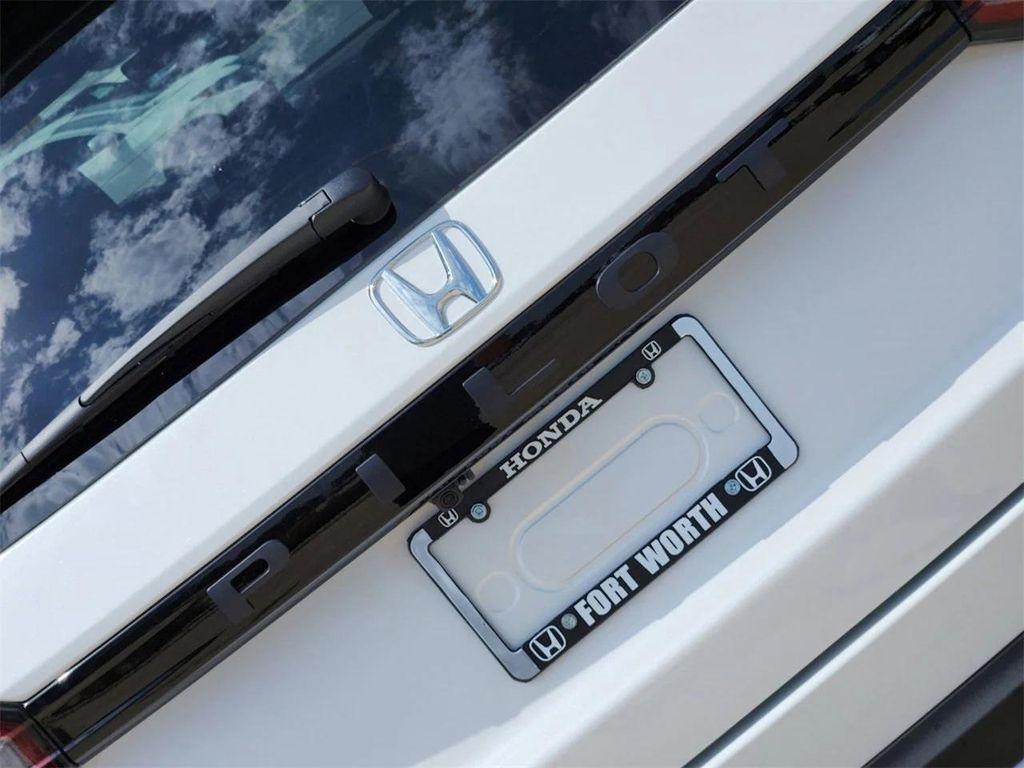 new 2025 Honda Pilot car, priced at $42,924