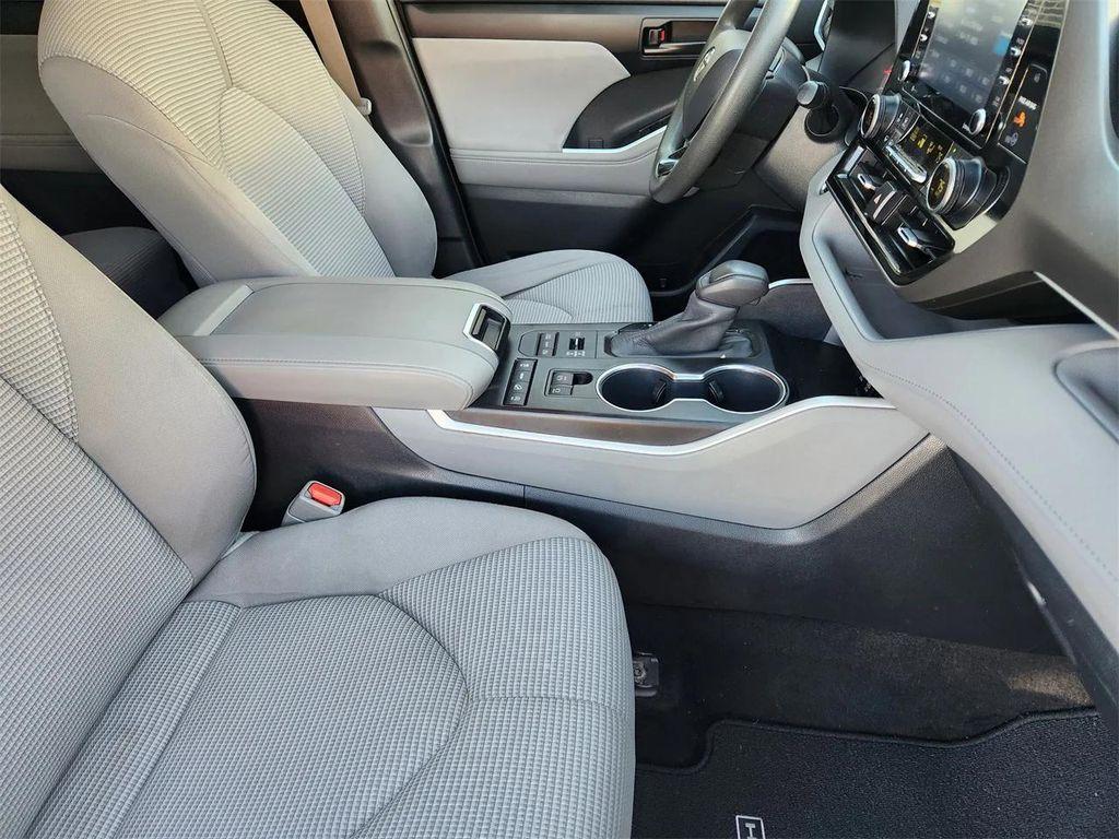 used 2020 Toyota Highlander car, priced at $21,300