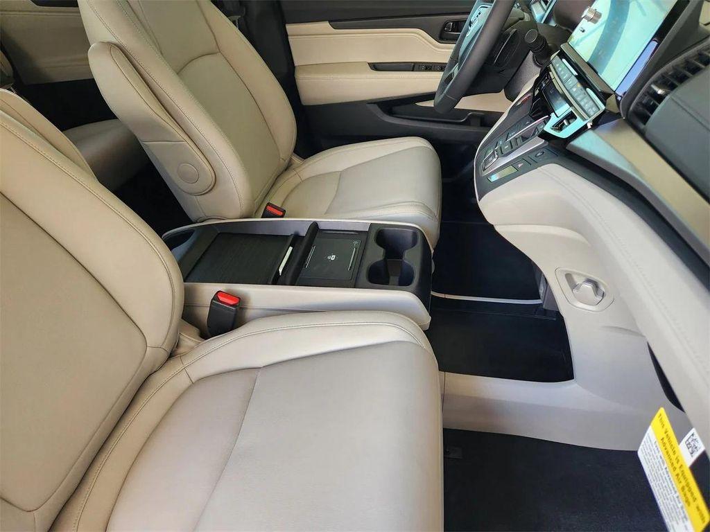 new 2026 Honda Odyssey car, priced at $41,836