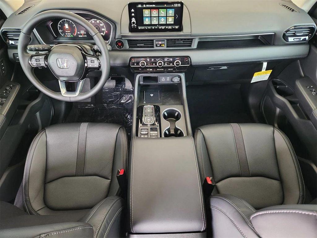 new 2025 Honda Pilot car, priced at $49,365