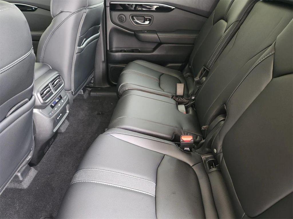 new 2025 Honda Pilot car, priced at $49,365