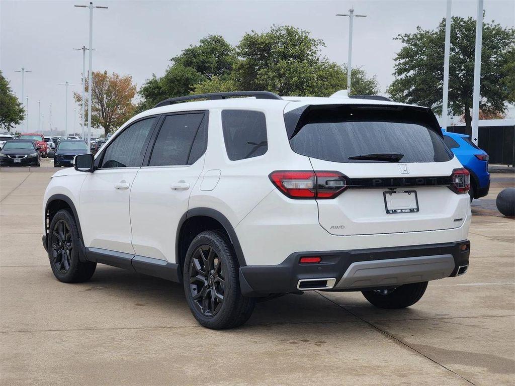 new 2025 Honda Pilot car, priced at $49,365