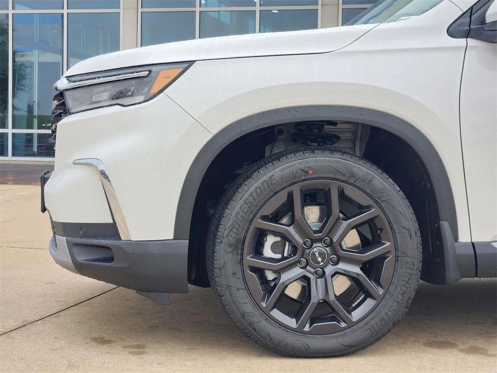 new 2025 Honda Pilot car, priced at $49,365