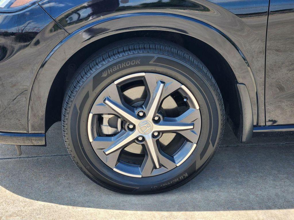 used 2025 Honda HR-V car, priced at $27,900