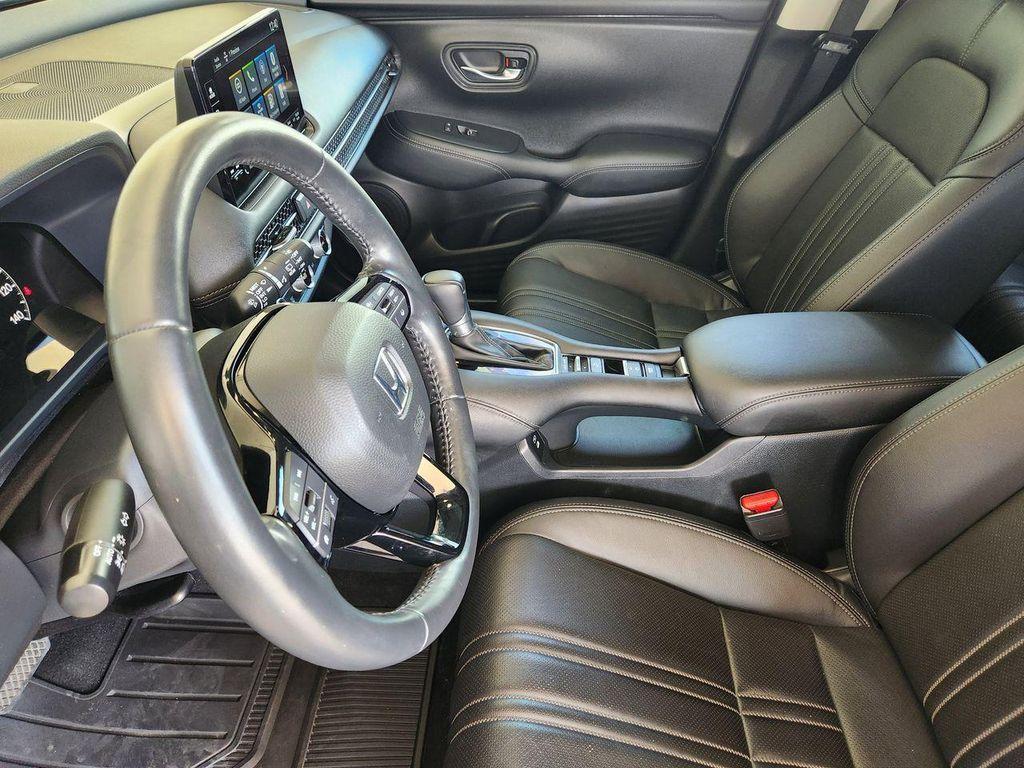 used 2025 Honda HR-V car, priced at $27,900